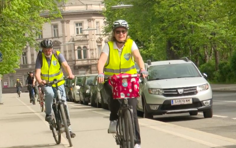 Omas for Future: „Klingeln für’s Klima“