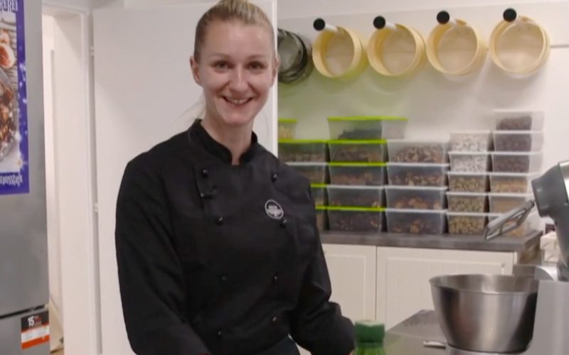 Weihnachtskekse backen: Kürbiskernbusserl