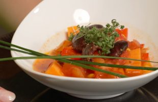 Rezept: Steirisches Käferbohnen Chili mit Süßkartoffeln